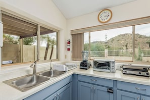 Fridge, microwave, oven, stovetop - Stunning 3 Bedroom home in Ahwatukee (Phoenix)