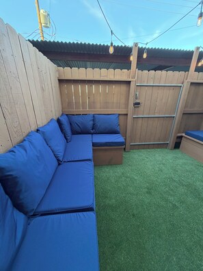 Property grounds - 7 Beds/2 Bedroom/Outdoor Patio-Newly renovated City Centre/Energy Corridor (Houston)