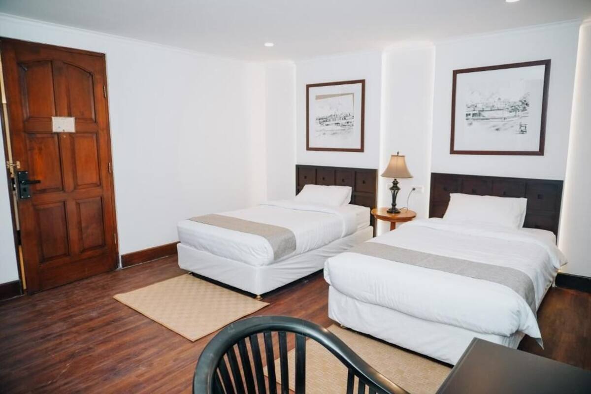 Deluxe Twin Room, 2 Twin Beds, Non Smoking, City View | Desk, laptop workspace, iron/ironing board, free WiFi