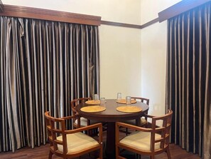 Family Suite, Balcony, City View | In-room dining - Hotel Butik Sawunggaling (Bandung)