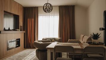 Televisie en een open haard