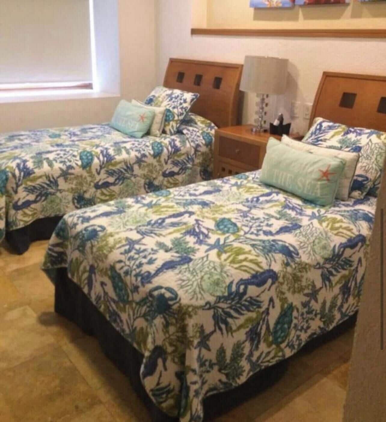 3 quartos, ferros/tábuas de passar roupa, acesso à internet