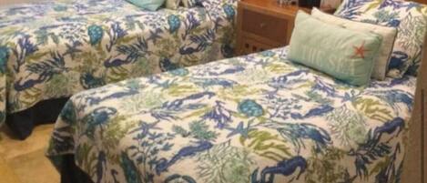 3 quartos, ferros/tábuas de passar roupa, acesso à internet