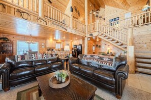 Televisión y chimenea 