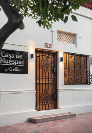 Bagian depan properti