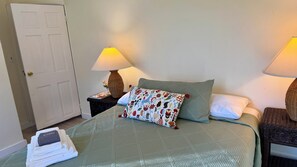Comfort House | Blackout drapes, iron/ironing board, free WiFi - The Coconut Grove Hideaway (Miami)