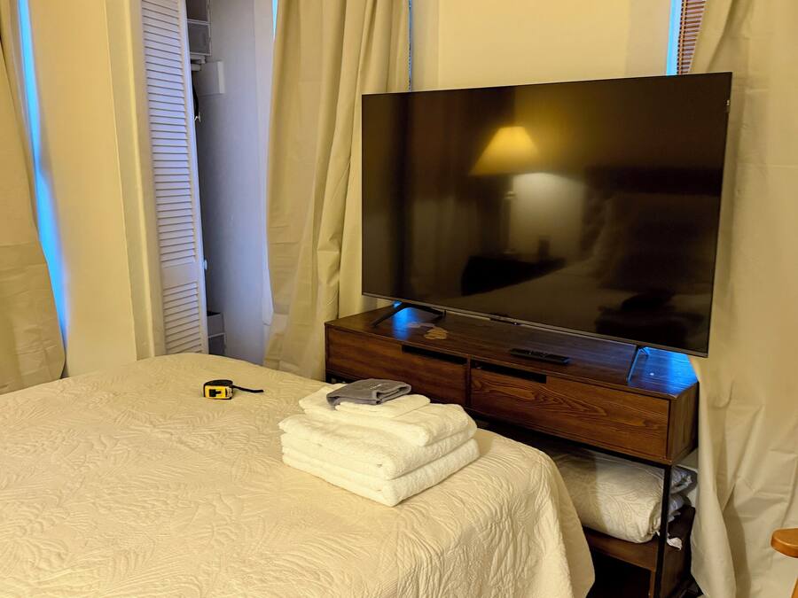 Hus – comfort | Blendingsgardiner, strykejern/-brett og wi-fi (inkludert)