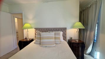 Cortinas blackout, tabla de planchar con plancha y wifi gratis