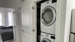 Interior - P3E. Near MET Peaceful 2-bedrooms 2 bathrooms entire apartment. (Philadelphia)