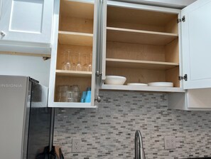 Interior - P3E. Near MET Peaceful 2-bedrooms 2 bathrooms entire apartment. (Philadelphia)