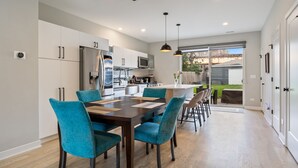 Unclassified image, 5 of 32, button - Discover the Heart of Chicago from Our Modern 3 Bed/ 2.5 Bath Home (Chicago)