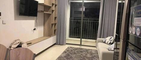 Kamar Basic, 1 kamar tidur, Akses Club Lounge, pemandangan kota | Seprai katun Mesir, seprai premium, dan selimut bulu angsa