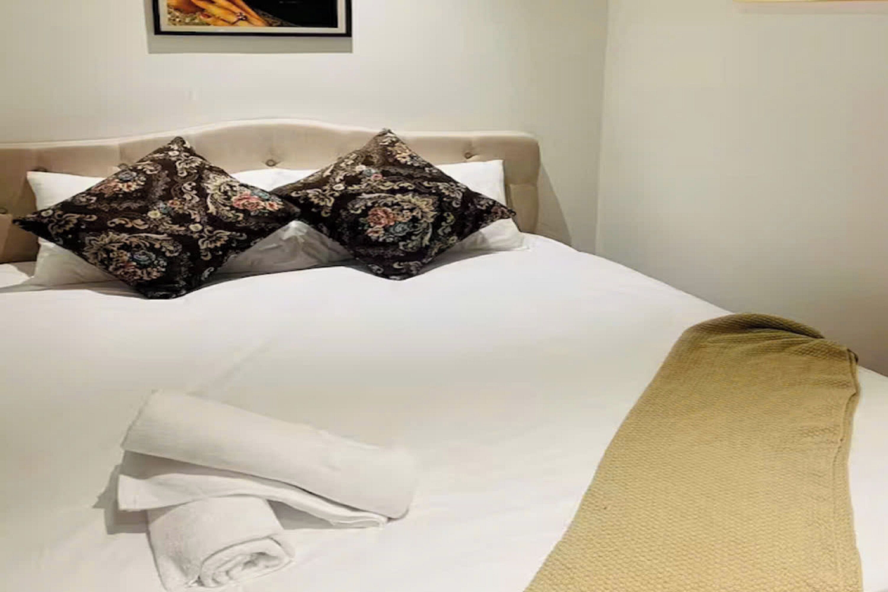 Basic Room, 1 Bedroom, Club Lounge Access, City View | Egyptian cotton sheets, premium bedding, down comforters