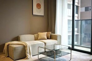 Perushuone, 1 makuuhuone, club-loungen käyttöoikeus, kaupunkinäköala | Egyptinpuuvillaiset lakanat, ylelliset vuodevaatteet, untuvapeitot