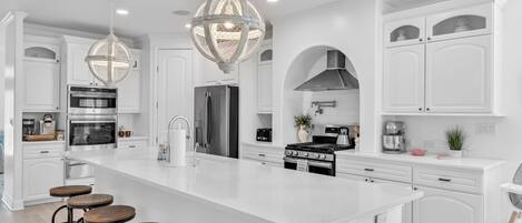 Stovetop, dishwasher, coffee/tea maker, toaster