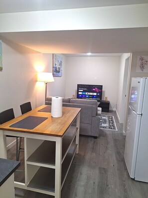 Interior - Modern & cozy basement suite with private entrance in Prairie Pointe - Winnipeg! (Winnipeg)