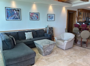 TV - Tessoro 802 Oceanfront Luxury Condo (Las Conchas)