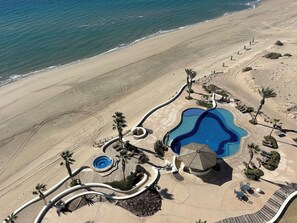 Pool - Tessoro 802 Oceanfront Luxury Condo (Las Conchas)