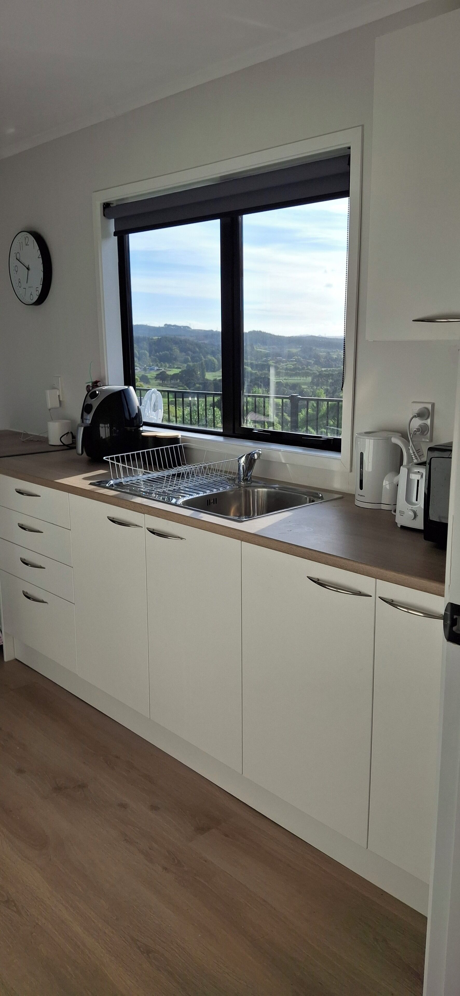 Een magnetron, een kookplaat