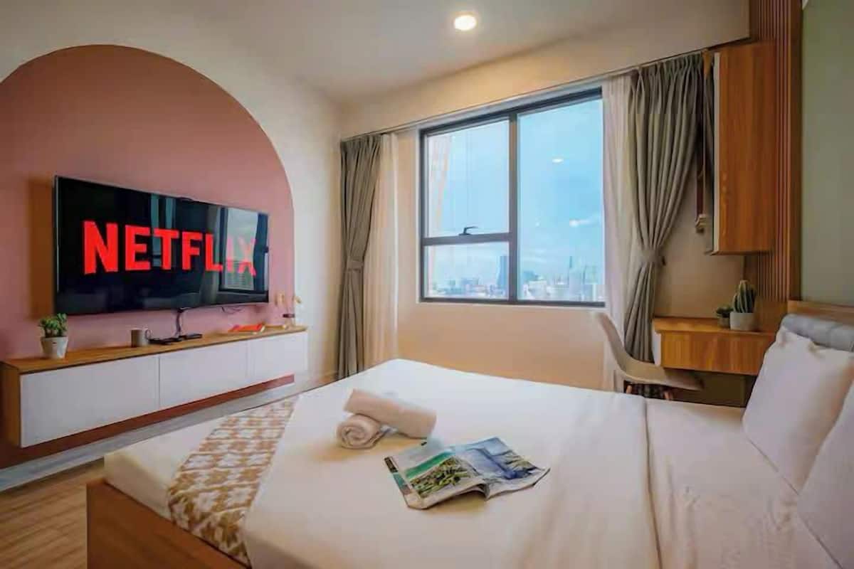 Family Suite, 3 Bedrooms, Akses Club Lounge, City View | Cadar kapas Mesir, peralatan tempat tidur premium, gebar bulu kapas
