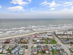 Beach - Tide of Your Life | Walk to Beach | Seawall (Galveston)