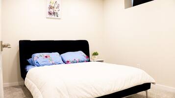 1 bedroom, desk, WiFi (free), bed sheets