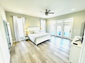 6 bedrooms, desk, travel cot, free WiFi - WELCOME to 20 Good Summers - Lake Anna Luxury Waterfront (Bumpass)