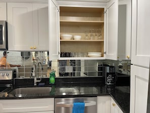 Private kitchen - S6, Near center city spacious one bedroom apartment (Philadelphia)