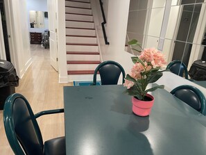 Dining - S6, Near center city spacious one bedroom apartment (Philadelphia)
