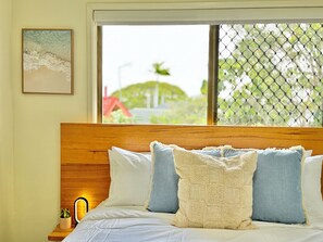 مكواة/لوح كي وواي فاي وملاءات أسرّة