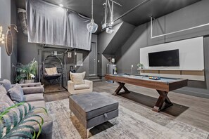 Living area - Lux Nashville Home w/ Pool Table & Rooftop FirePit (Nashville)