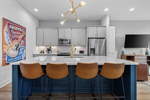 Private kitchen - Lux Nashville Home w/ Pool Table & Rooftop FirePit (Nashville)