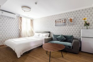 Quarto casal básico, vista para a cidade | Wi-Fi de cortesia