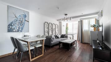 Apartemen Keluarga | Didekorasi berbeda-beda, Wi-Fi gratis, dan seprai linen