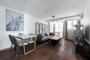 ファミリー アパートメント | 客室 ごとに異なる装飾、WiFi (無料)、ベッドシーツ