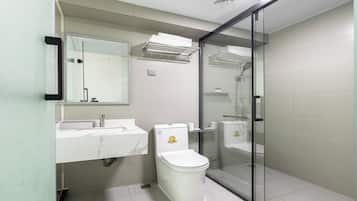 Apartament panoràmic | Bany | Articles de tocador gratuïts, assecador de cabells, tovalloles i xampú