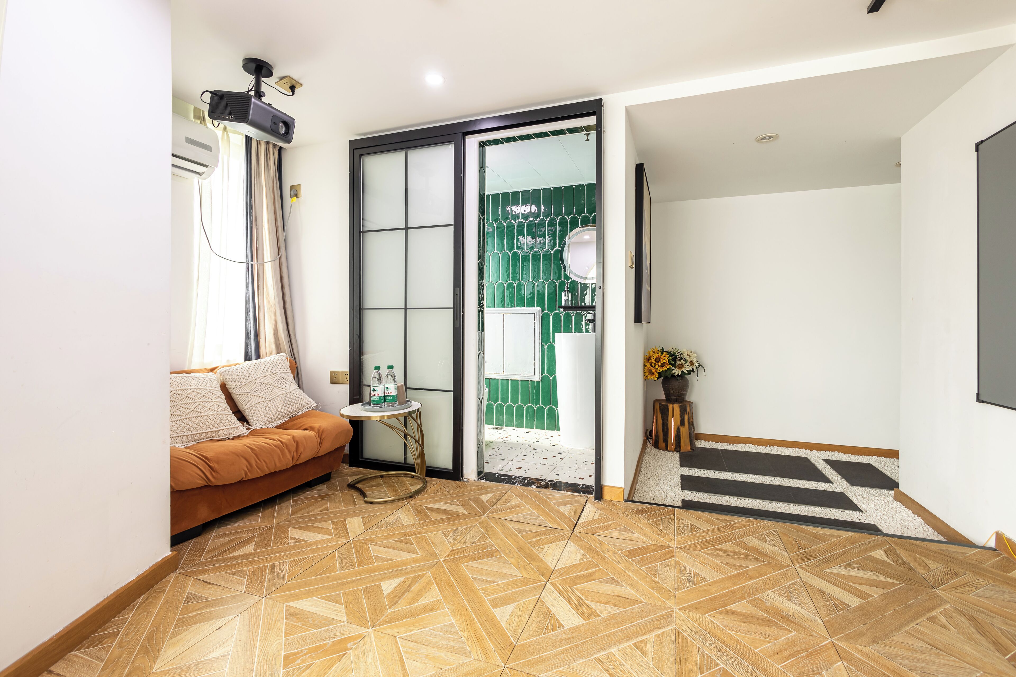 Apartemen Panorama | Didekorasi berbeda-beda, Wi-Fi gratis, dan seprai linen