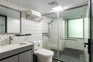 Quarto casal básico, vista para a cidade | Wi-Fi de cortesia