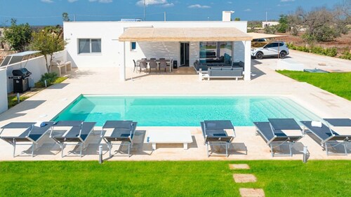 Villa One Hundred Olive Trees By Vivimy