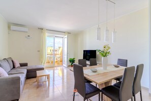 Dining - Peony House by Vivimy (Ugento)