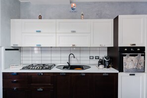 Fridge, microwave, dishwasher, coffee/tea maker - Villa Rosa - Mediterranean Charm by Vivimy (Gallipoli)