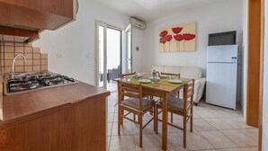 Dining - Siren - Mediterranean Verandas (Torre Vado)