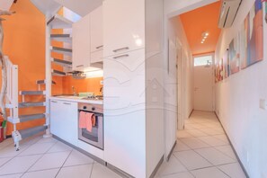 Fridge, oven, dishwasher - Il Porto 19 - Mansarda sul Mare (Porto Azzurro)