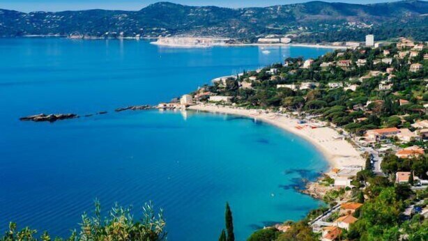 Beach nearby - Rental of a T3 for 6 in a residence with swimming pool, 900m from the beach. (LE LAVANDOU)