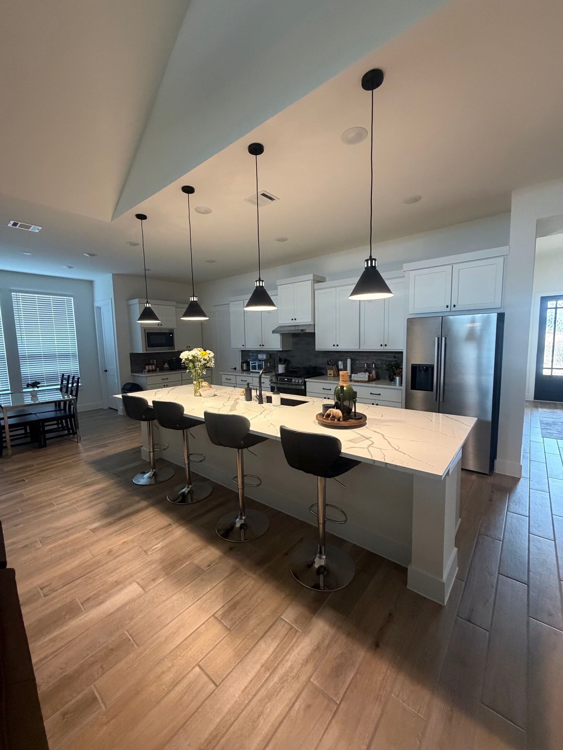 Microondas, horno, parrilla de estufa y lavavajillas 