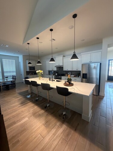 Spacious 4-bedroom house in wonderful Fulshear with AC and gym