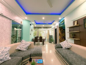 Living area - BlueBird Homestay (Guwahati)