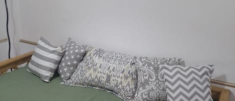 2 bedrooms, Internet