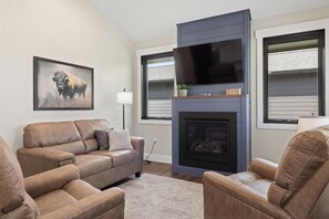 Living area - Brand new 2-bedroom cottage in charming Red Lodge (Red Lodge)