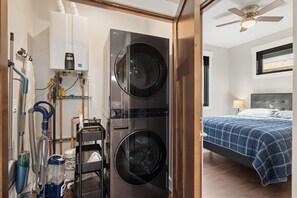 2 slaapkamers, een strijkplank/strijkijzer, gratis wifi, beddengoed